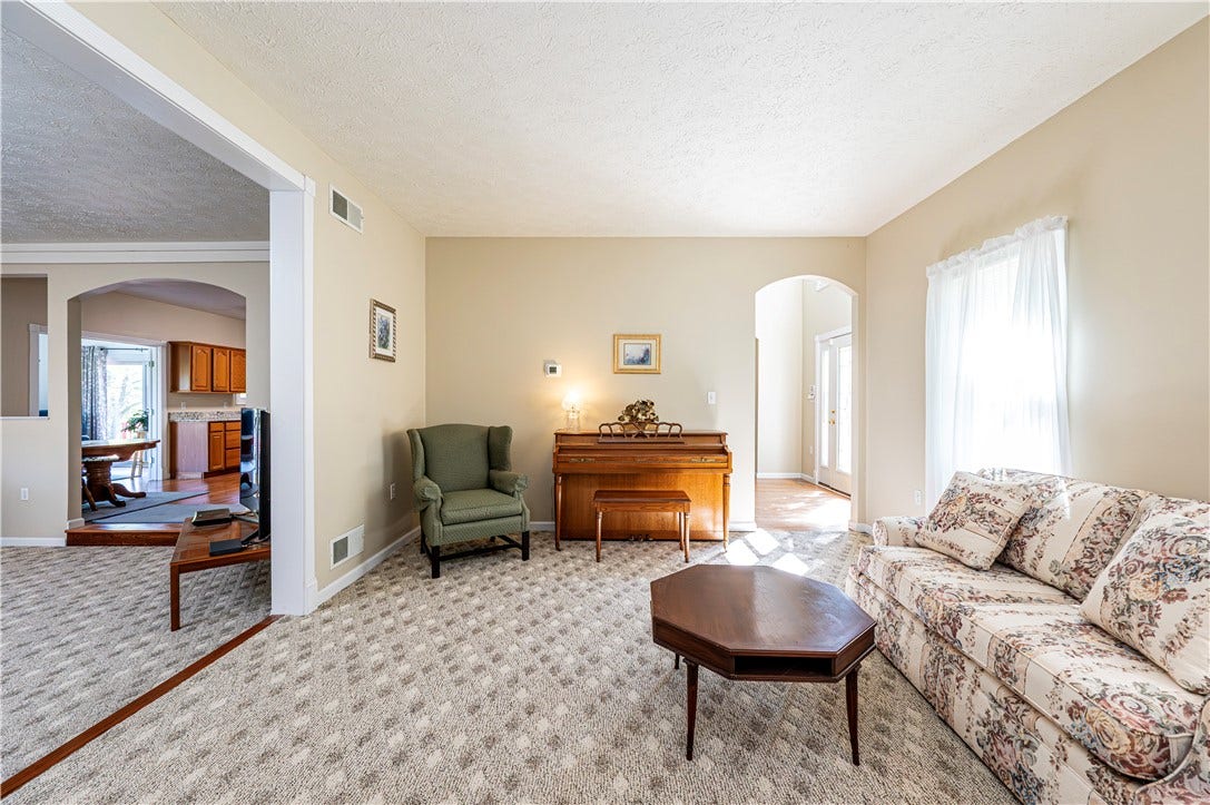 810 Stonebridge Drive, Greensburg, PA 15601