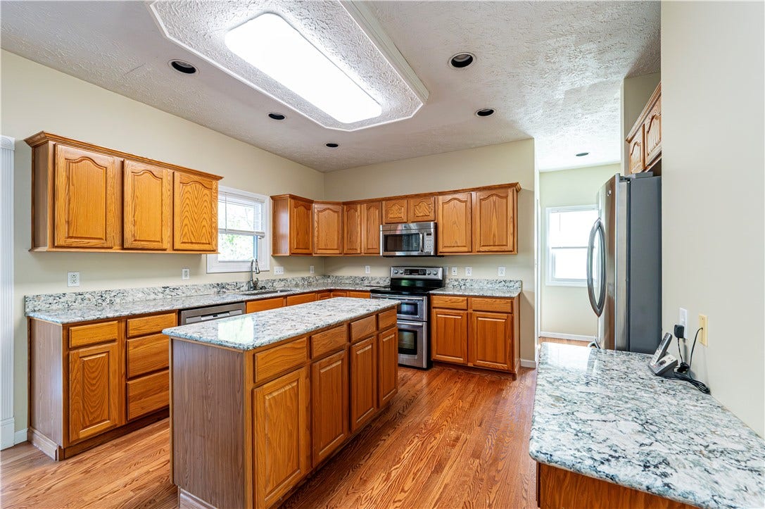 810 Stonebridge Drive, Greensburg, PA 15601
