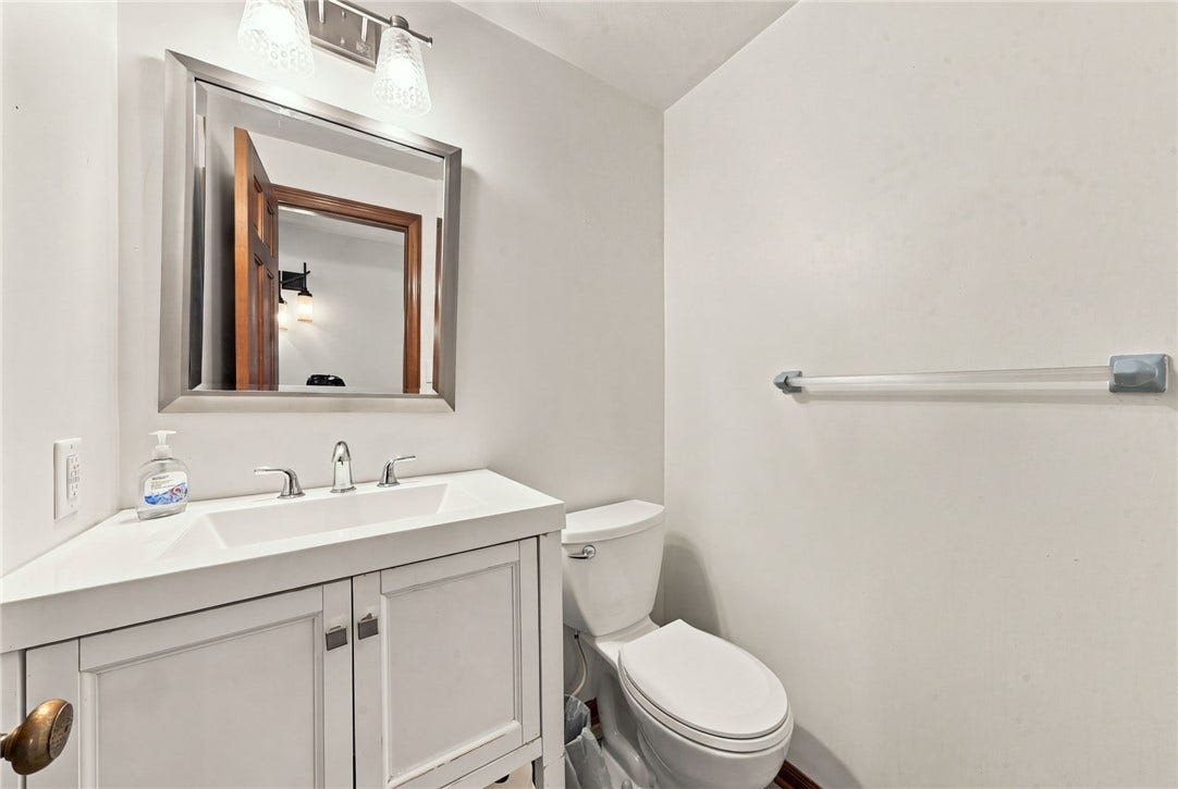 9 Northwood Rd, Greensburg, PA 15601