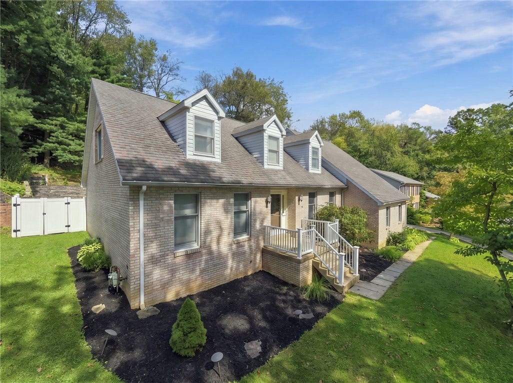 9 Northwood Rd, Greensburg, PA 15601