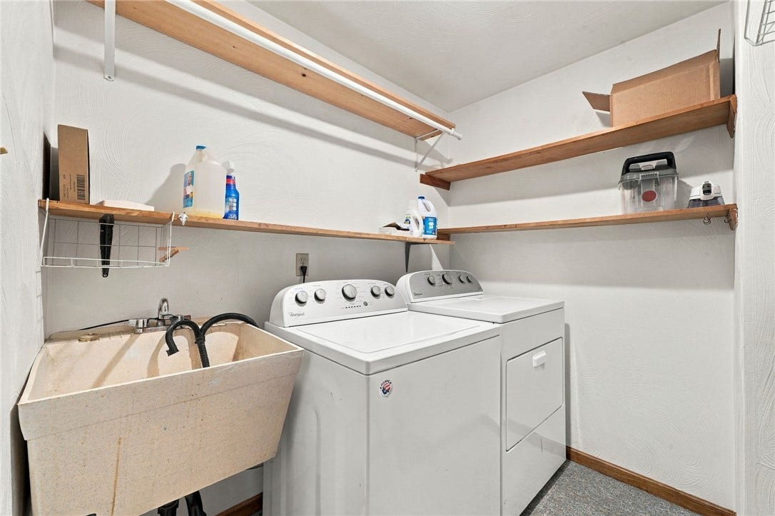 9 Northwood Rd, Greensburg, PA 15601