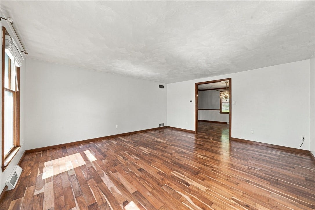 9 Northwood Rd, Greensburg, PA 15601