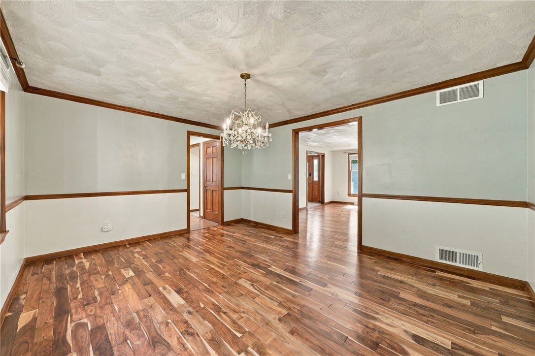 9 Northwood Rd, Greensburg, PA 15601
