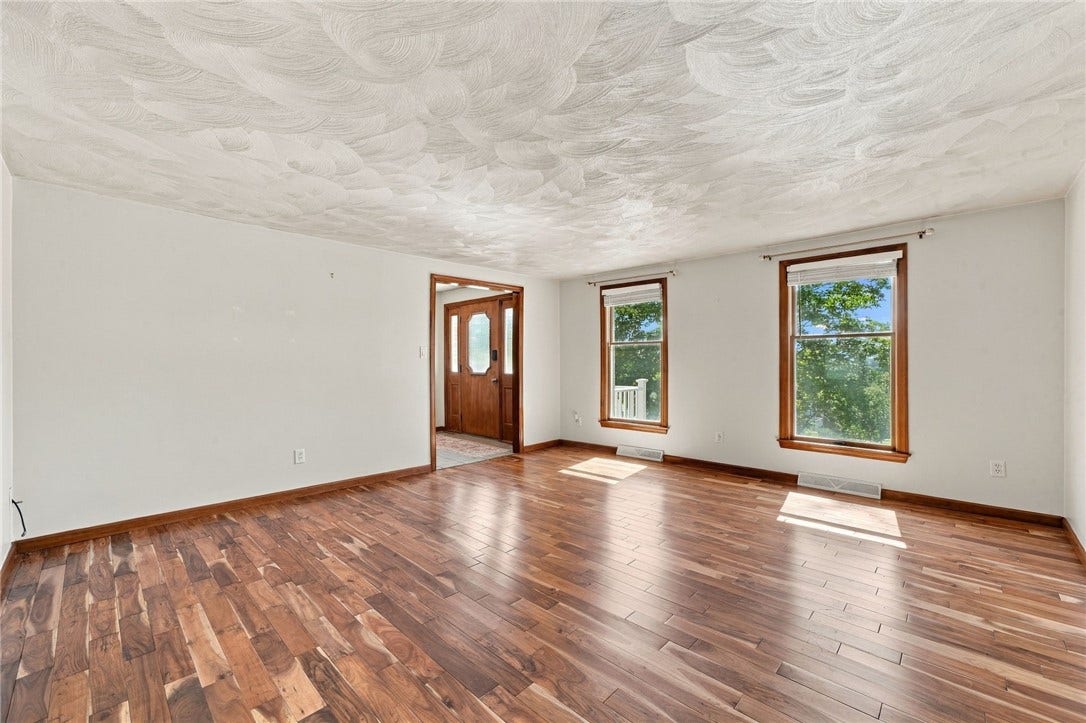 9 Northwood Rd, Greensburg, PA 15601