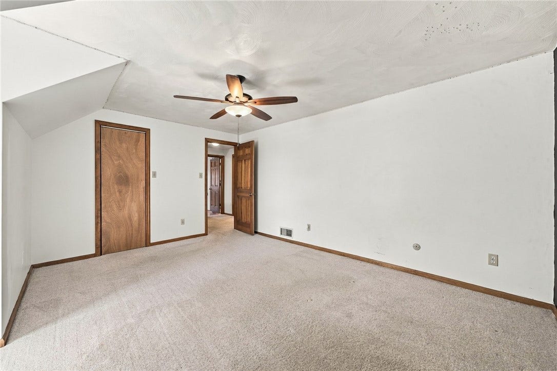 9 Northwood Rd, Greensburg, PA 15601