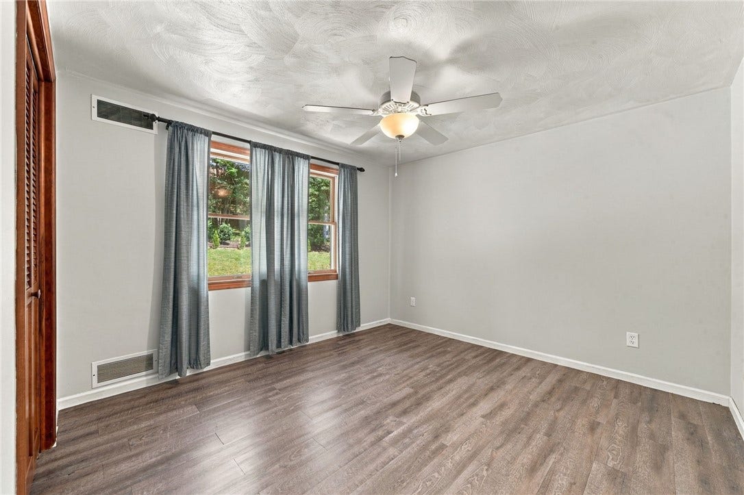 9 Northwood Rd, Greensburg, PA 15601