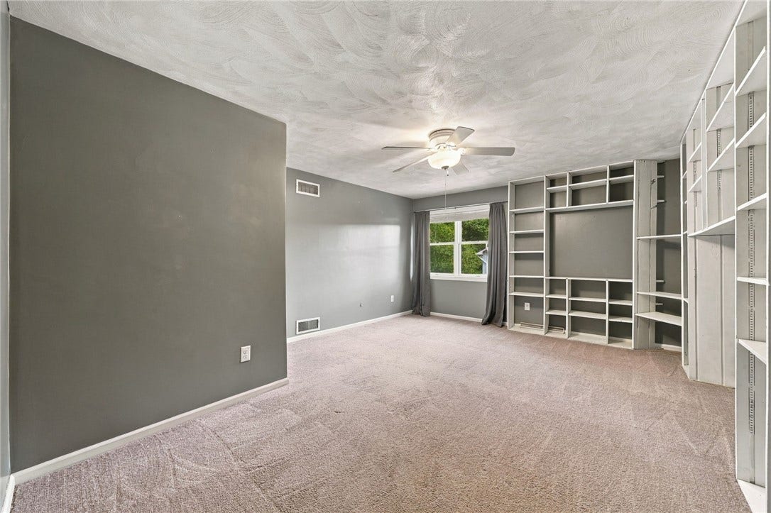 9 Northwood Rd, Greensburg, PA 15601