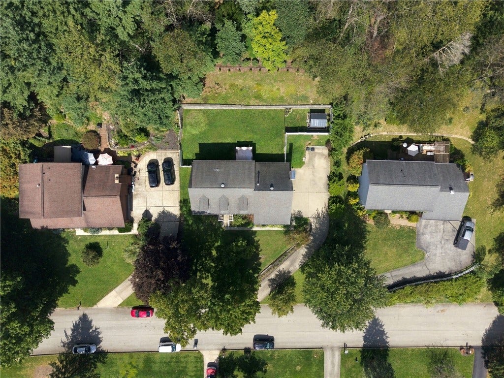 9 Northwood Rd, Greensburg, PA 15601