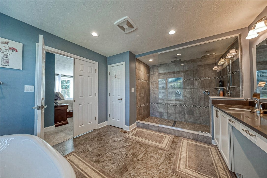 410 Hill Top, Mars, PA 16046