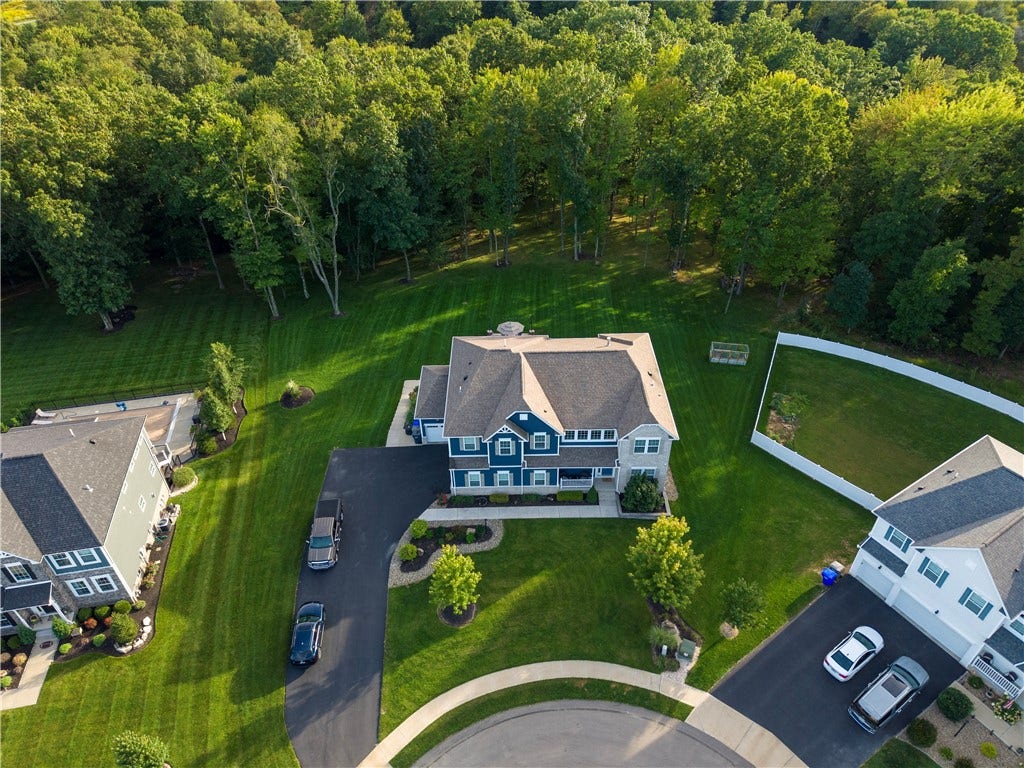 410 Hill Top, Mars, PA 16046