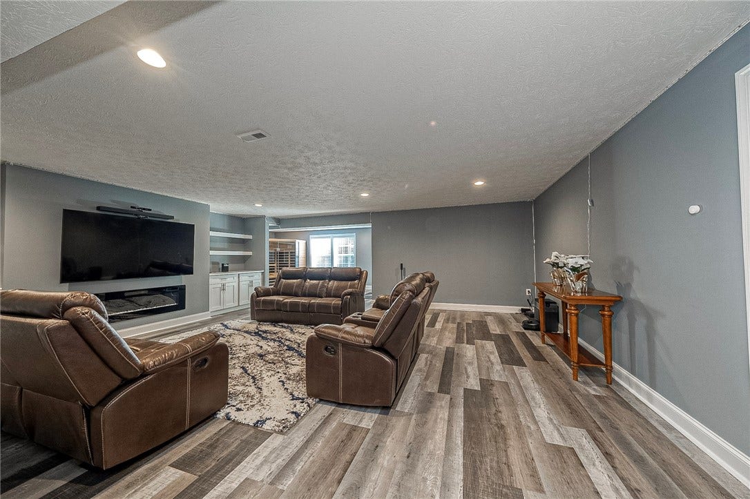 410 Hill Top, Mars, PA 16046