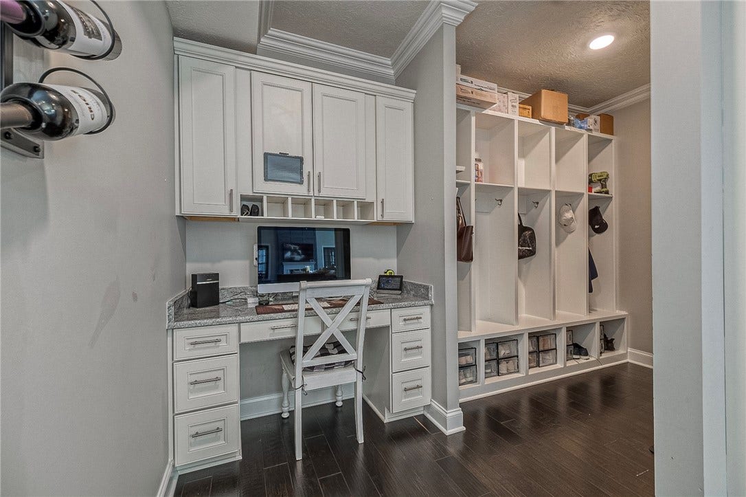 410 Hill Top, Mars, PA 16046