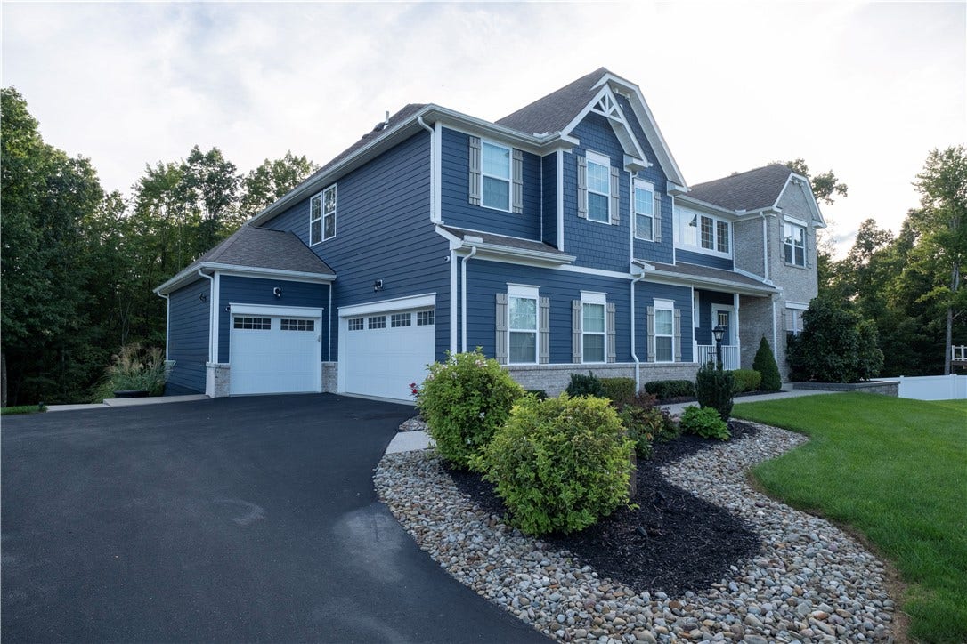410 Hill Top, Mars, PA 16046