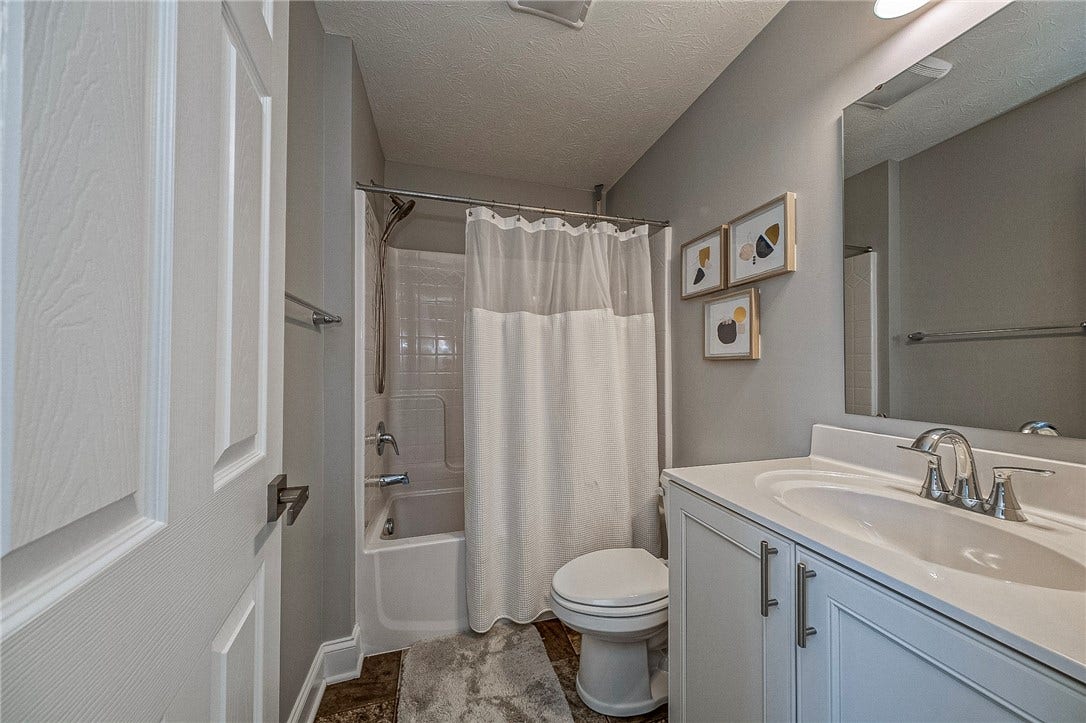 410 Hill Top, Mars, PA 16046