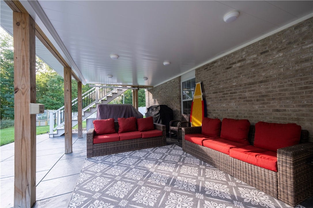 410 Hill Top, Mars, PA 16046