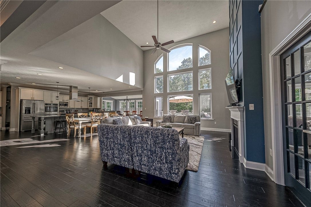 410 Hill Top, Mars, PA 16046