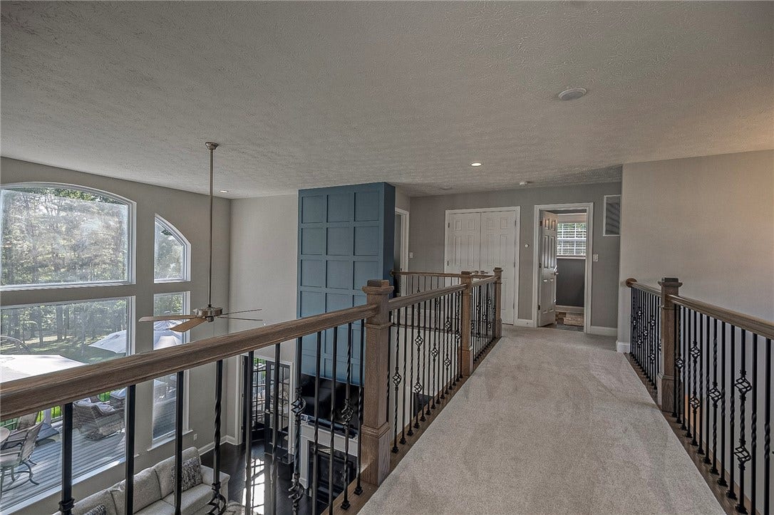 410 Hill Top, Mars, PA 16046