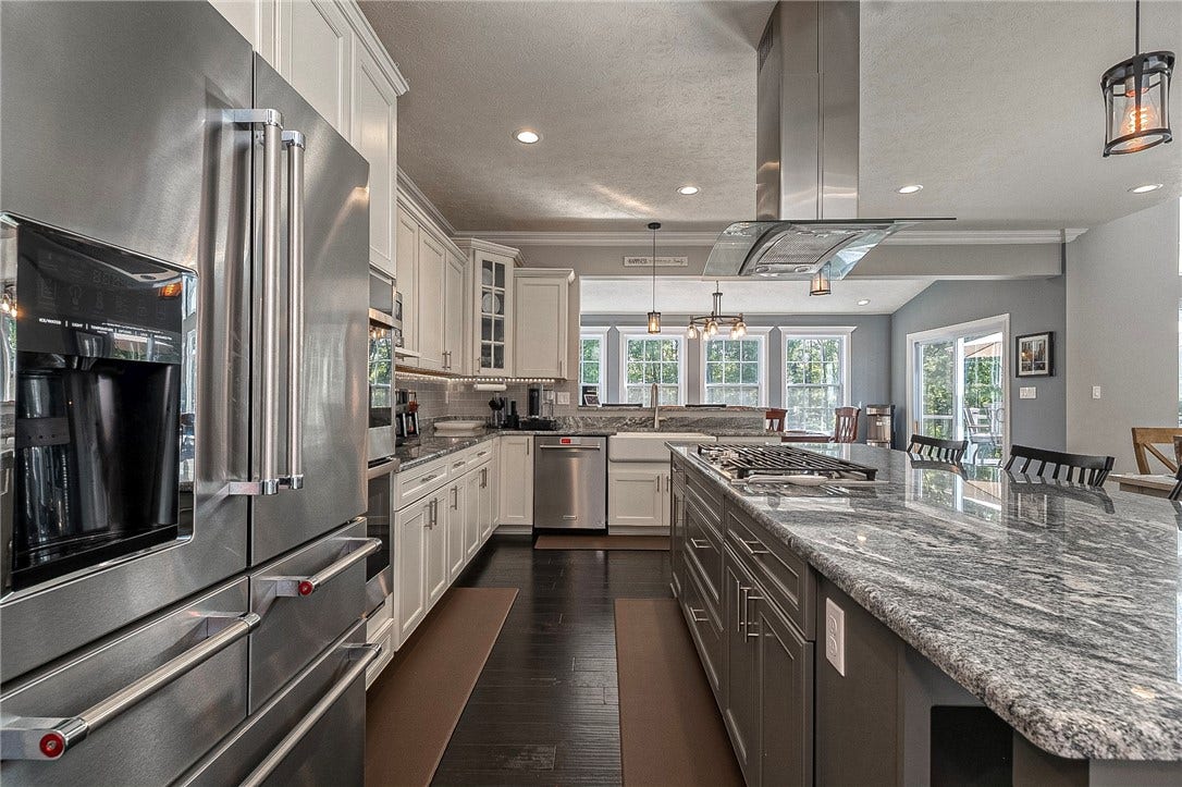 410 Hill Top, Mars, PA 16046