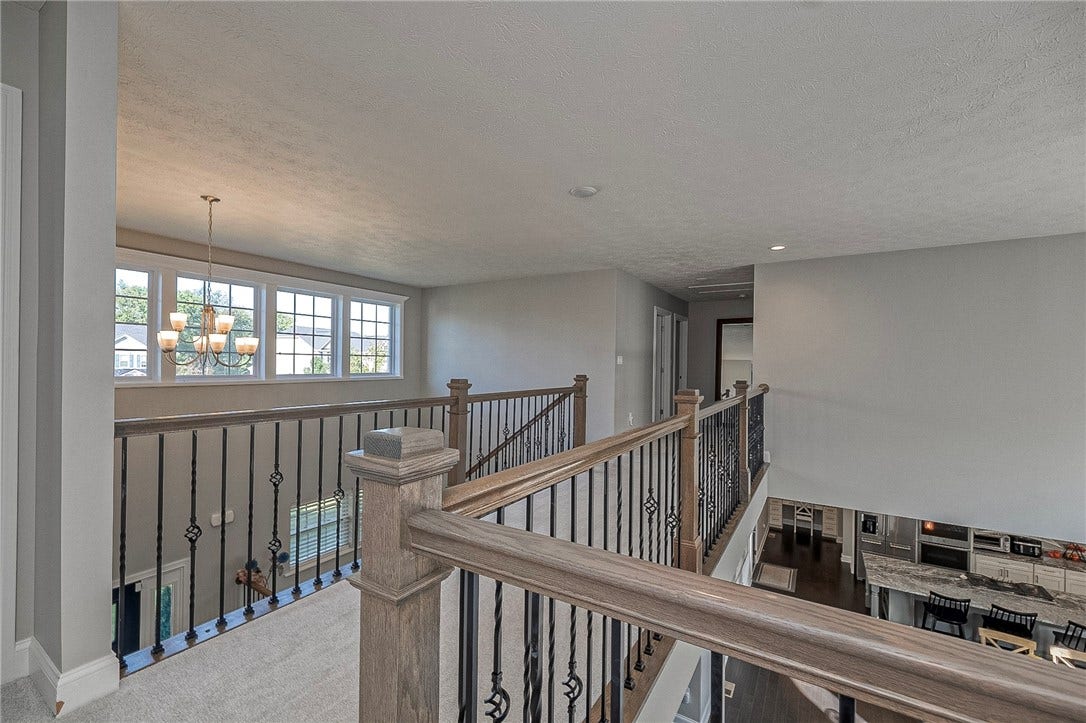 410 Hill Top, Mars, PA 16046