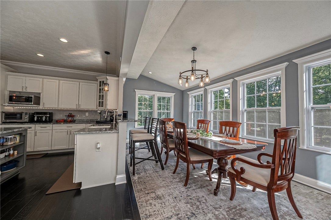 410 Hill Top, Mars, PA 16046