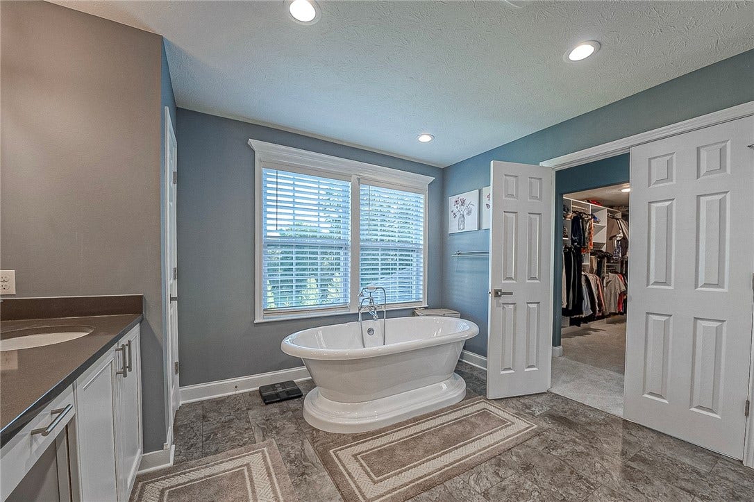 410 Hill Top, Mars, PA 16046
