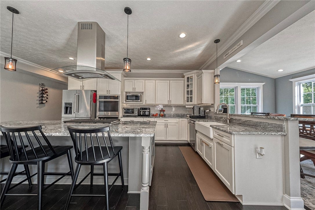 410 Hill Top, Mars, PA 16046