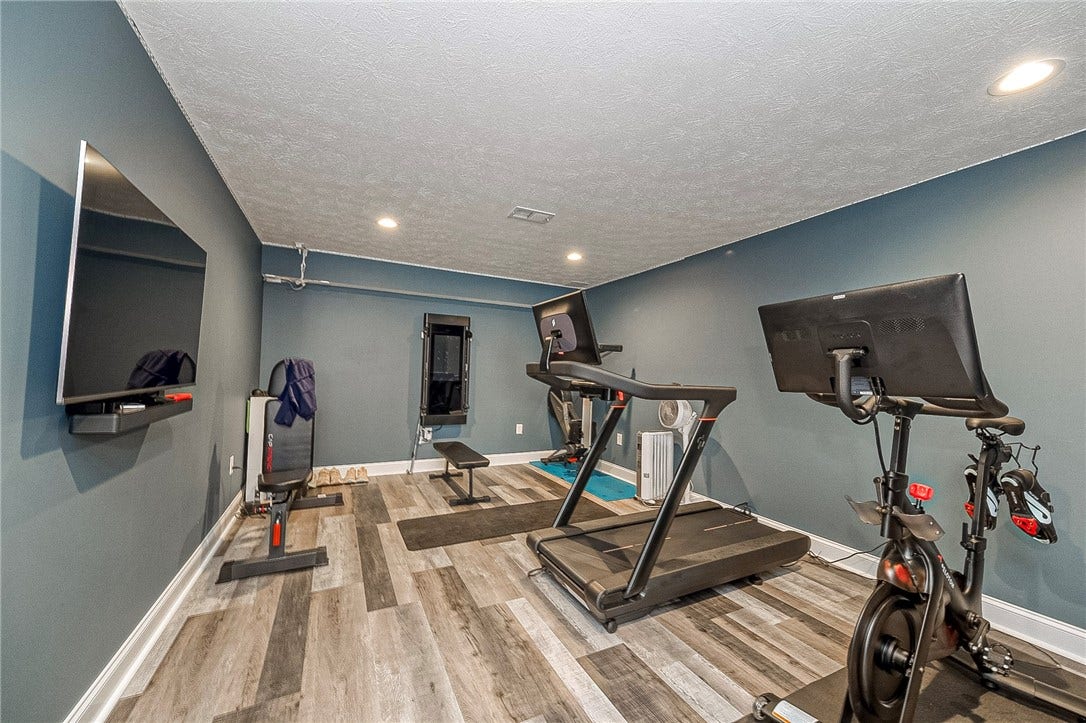 410 Hill Top, Mars, PA 16046