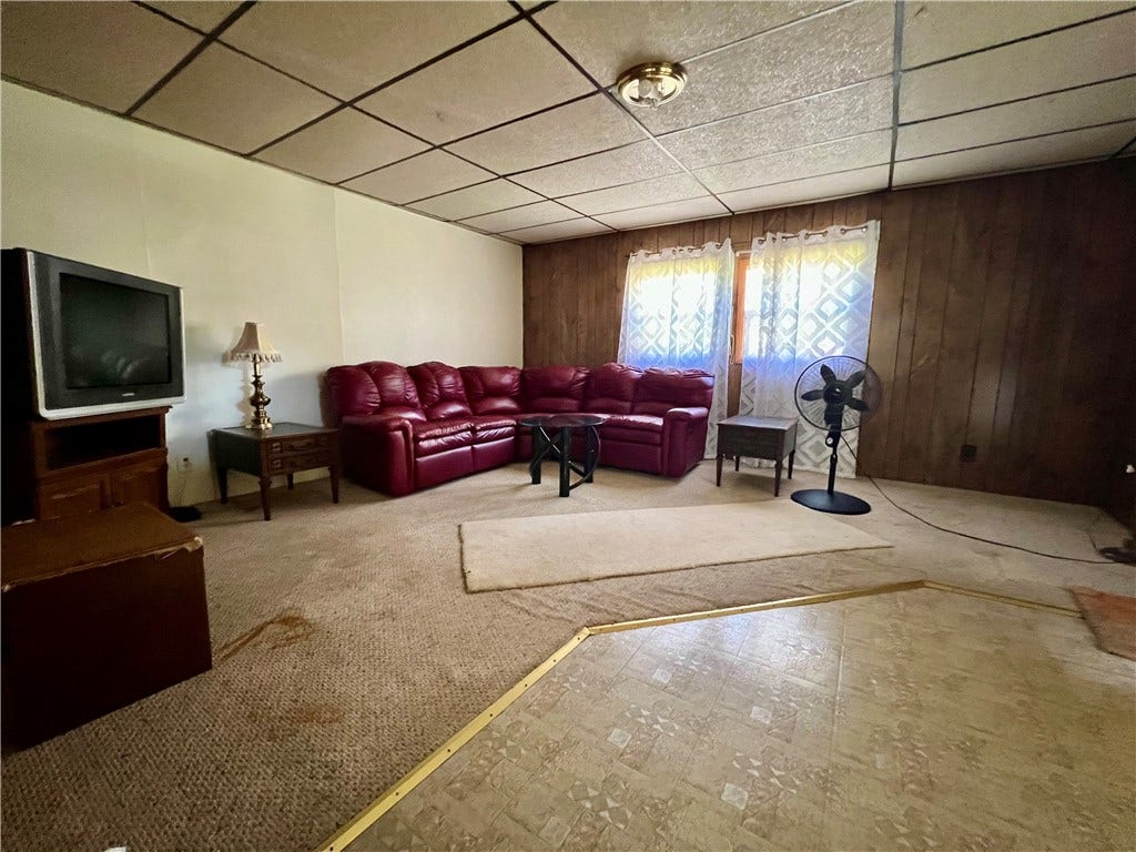783 Walnut Hill Rd, Uniontown, PA 15401