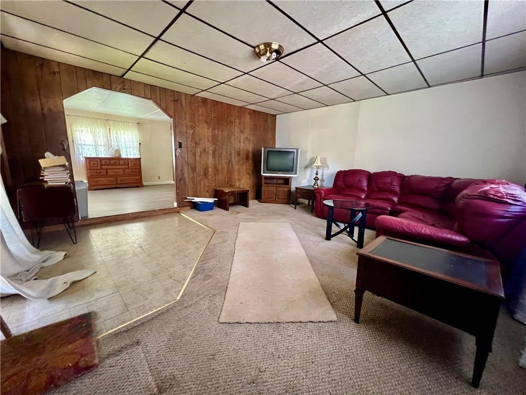783 Walnut Hill Rd, Uniontown, PA 15401