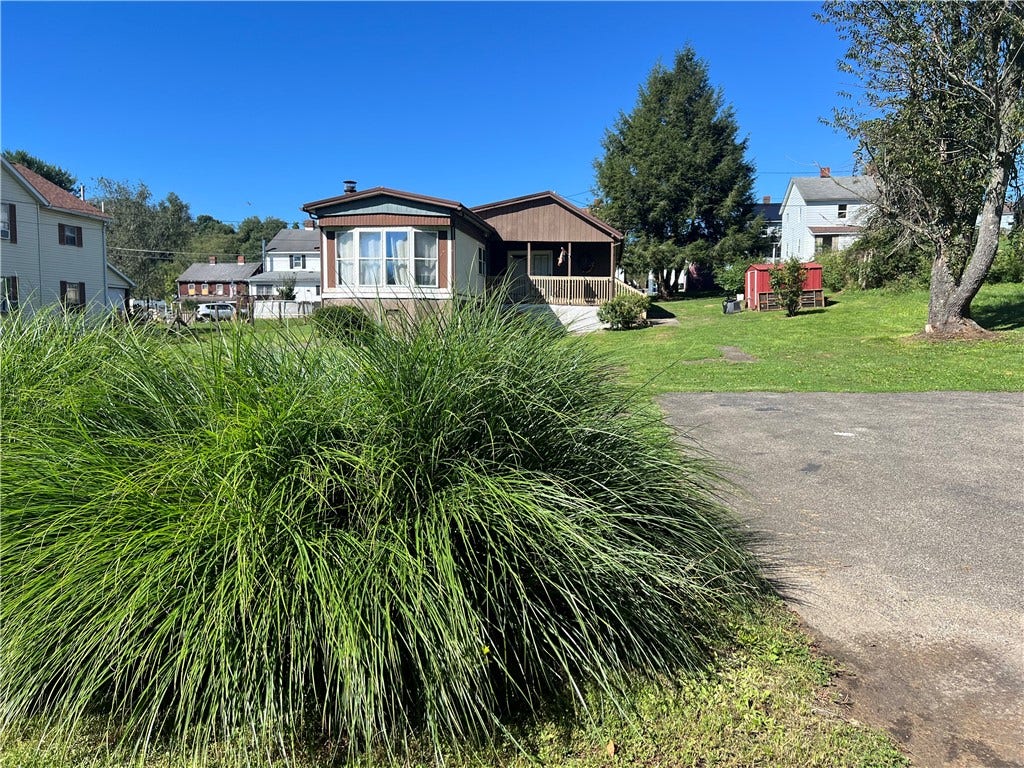 783 Walnut Hill Rd, Uniontown, PA 15401