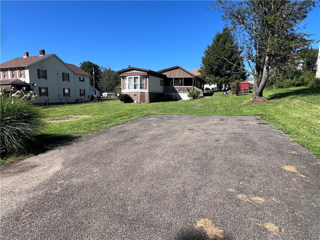 783 Walnut Hill Rd, Uniontown, PA 15401