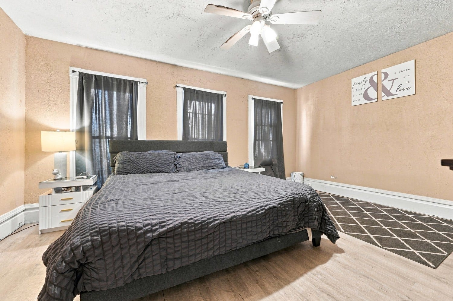 320 N 1st Street, Jeannette, PA 15644