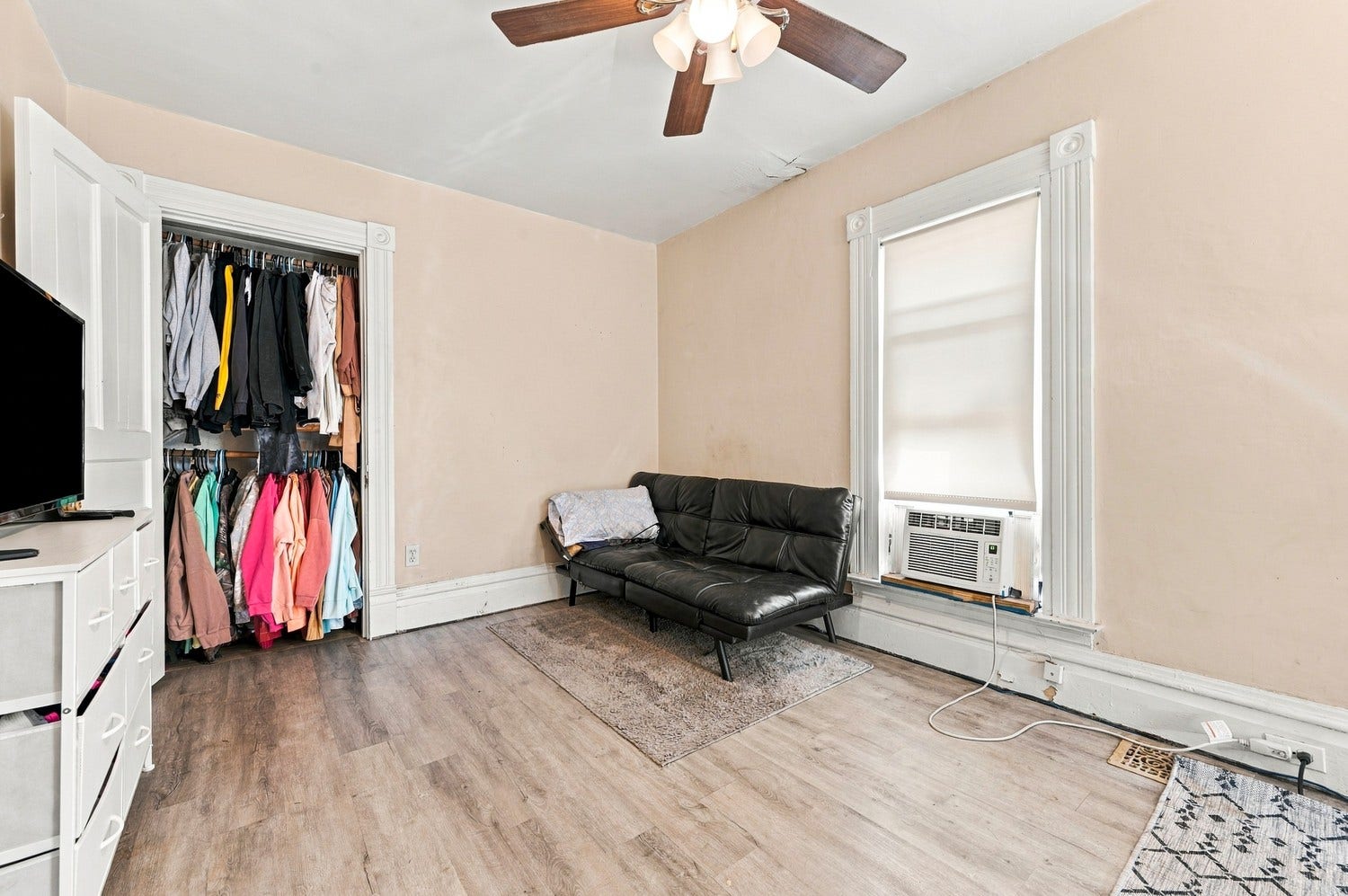 320 N 1st Street, Jeannette, PA 15644