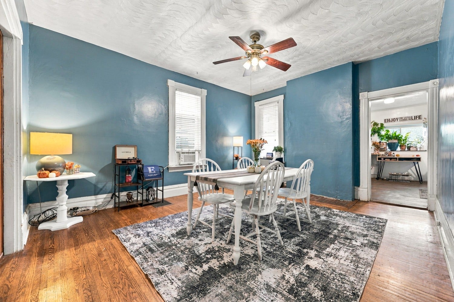 320 N 1st Street, Jeannette, PA 15644