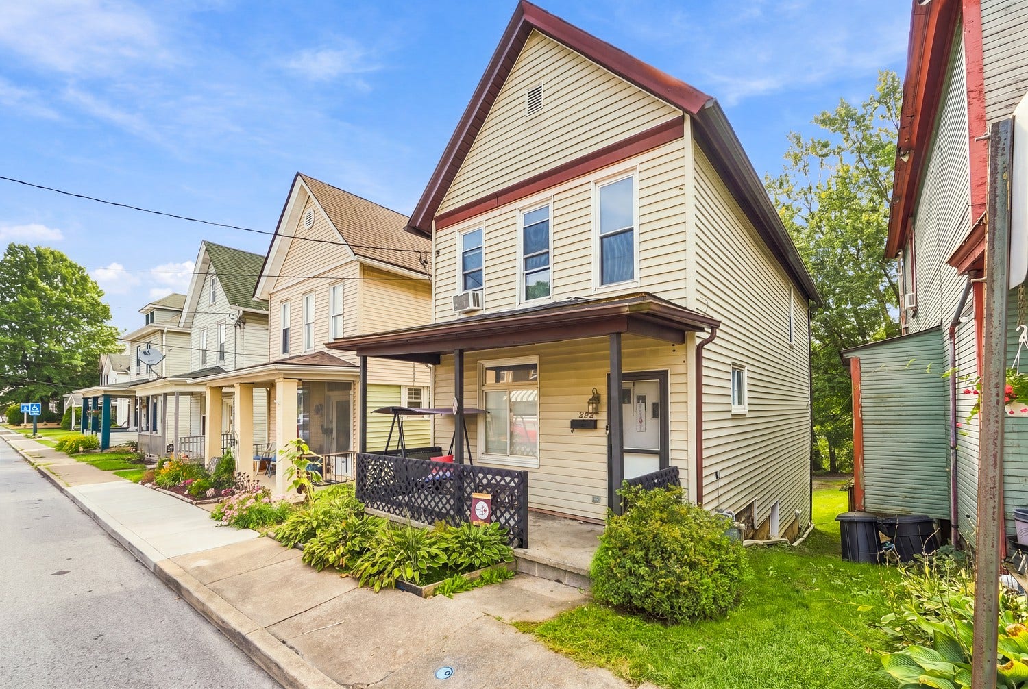 320 N 1st Street, Jeannette, PA 15644