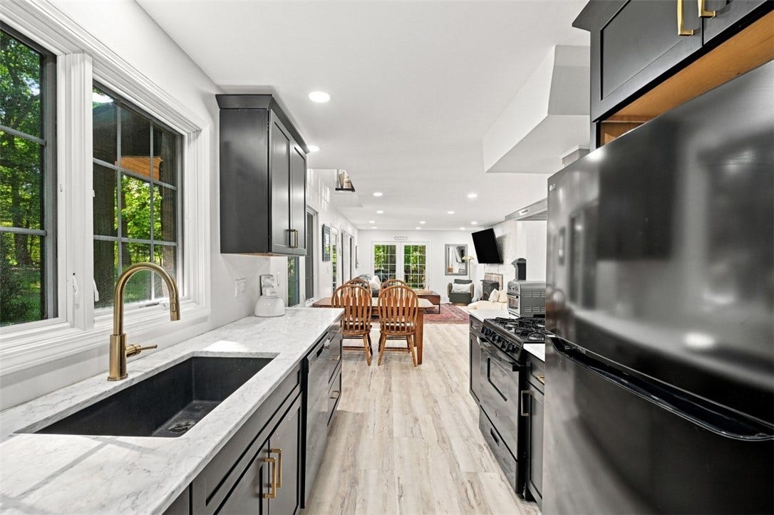 3024 E Bardonner Rd, Gibsonia, PA 15044