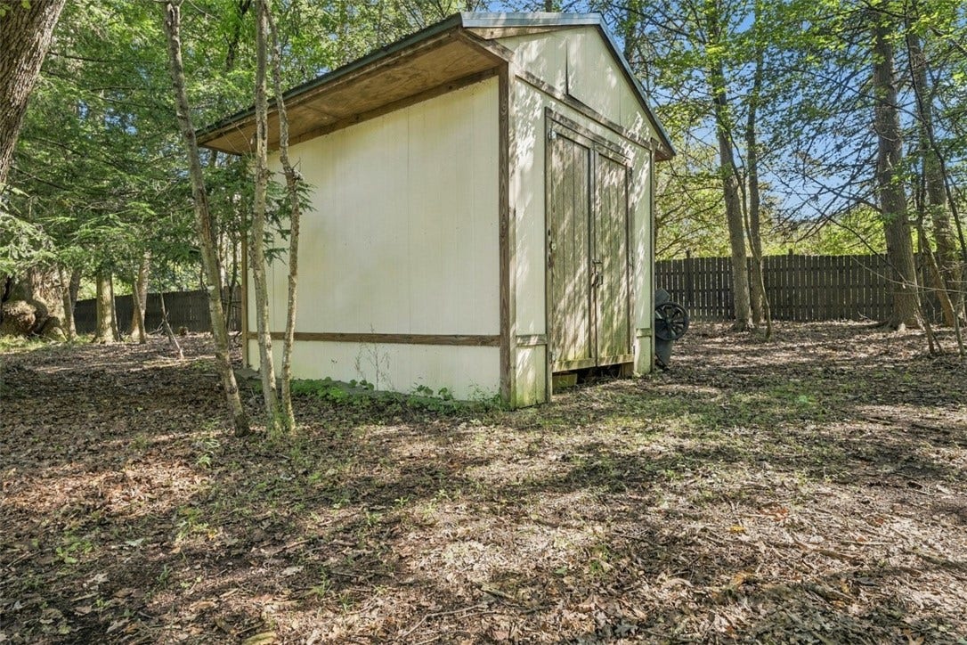 3024 E Bardonner Rd, Gibsonia, PA 15044 Shed