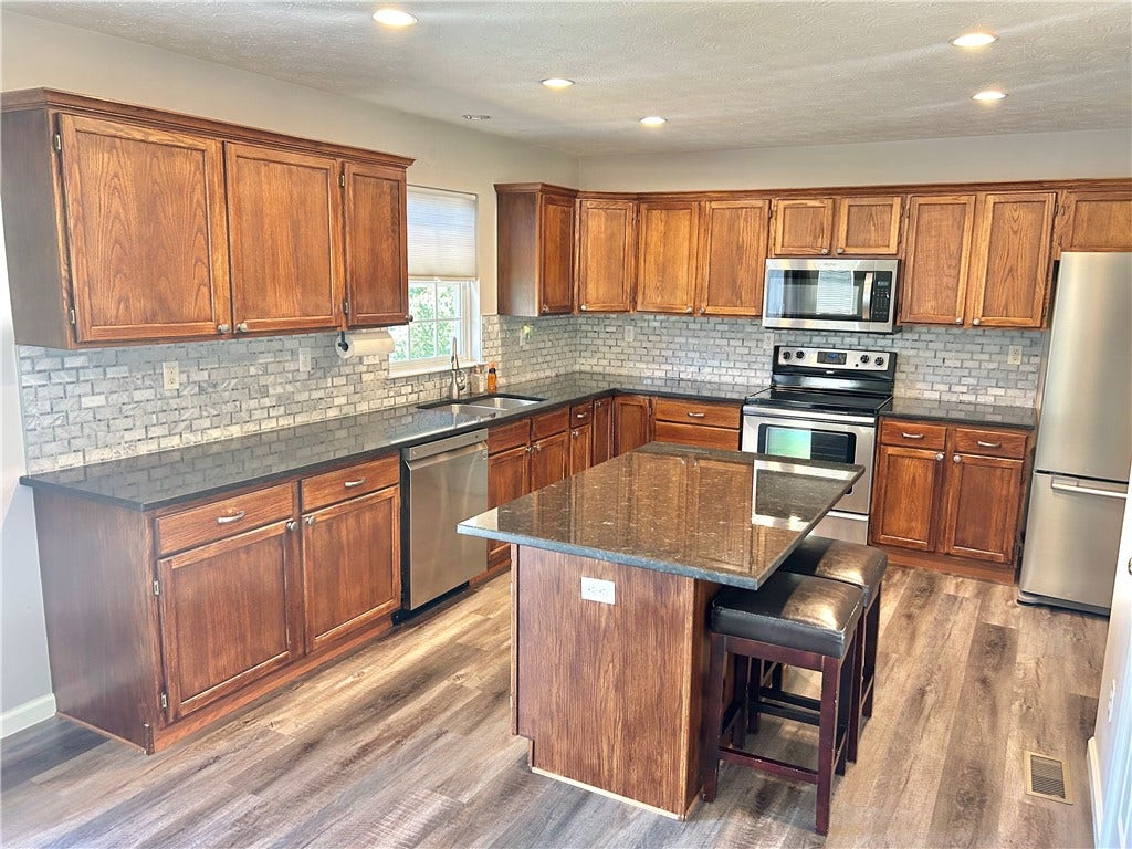 114 Majestic Dr, Canonsburg, PA 15317