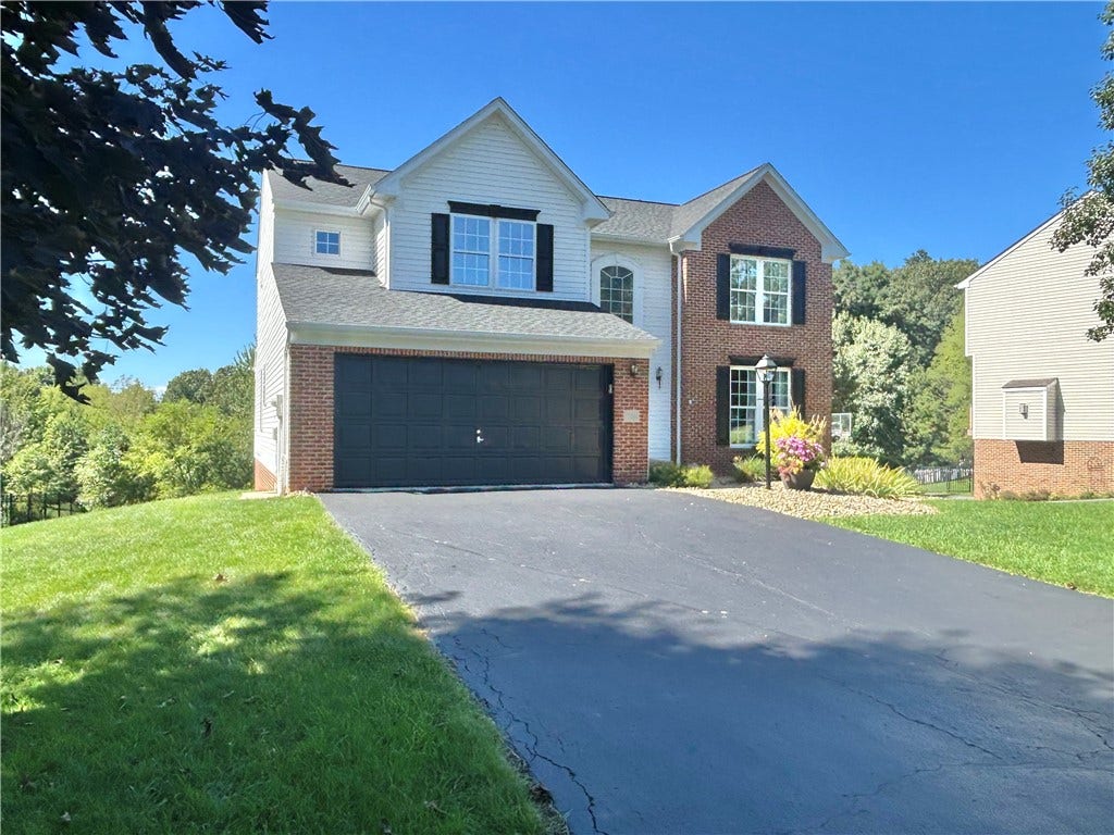 114 Majestic Dr, Canonsburg, PA 15317