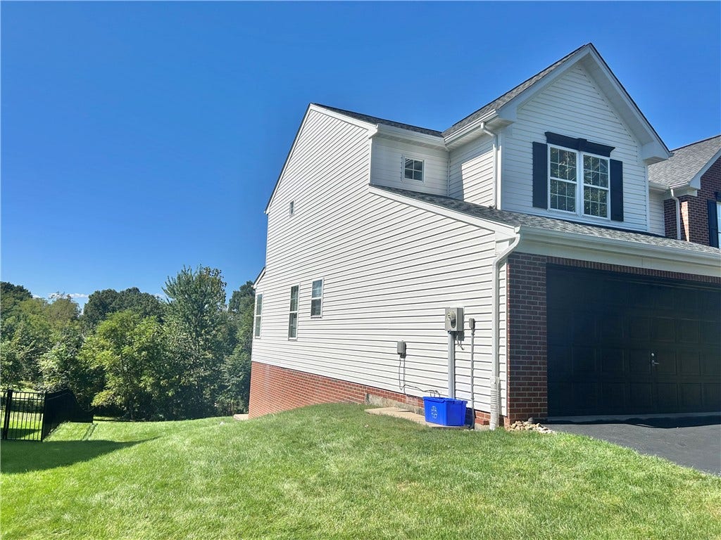114 Majestic Dr, Canonsburg, PA 15317