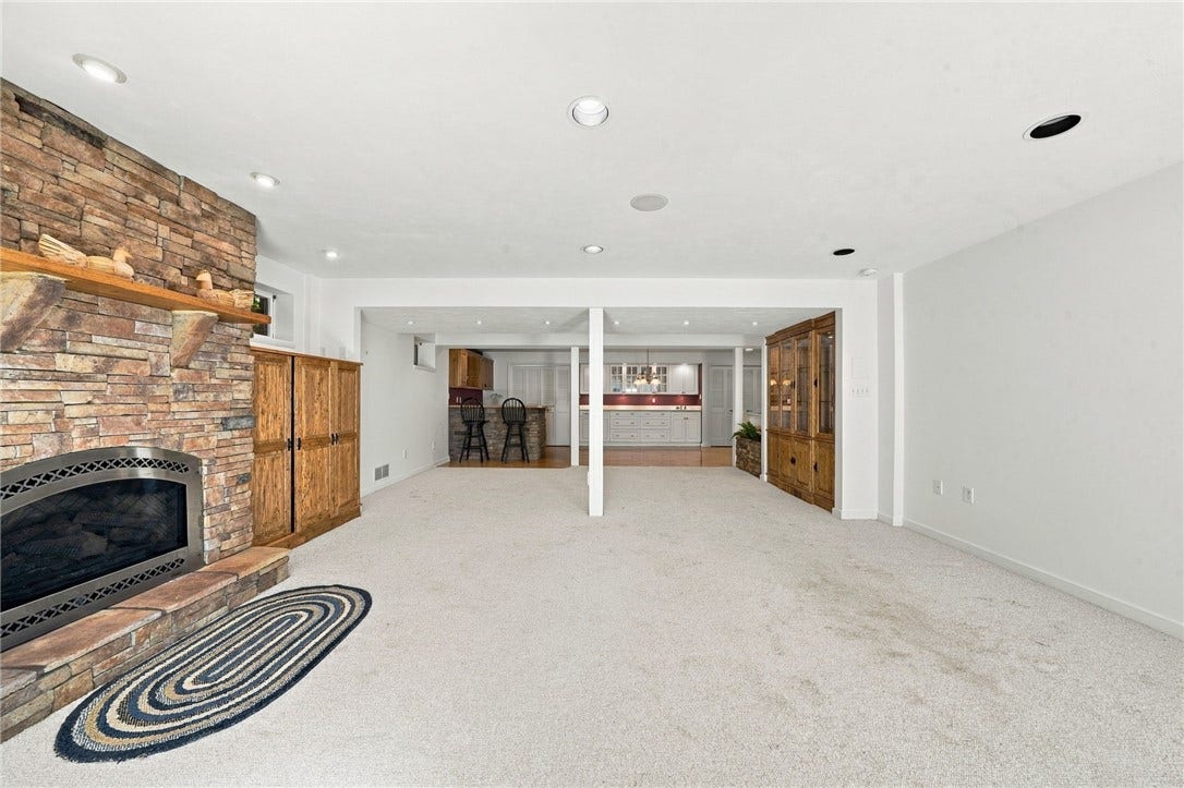 311 Lakewood Rd, Greensburg, PA 15601