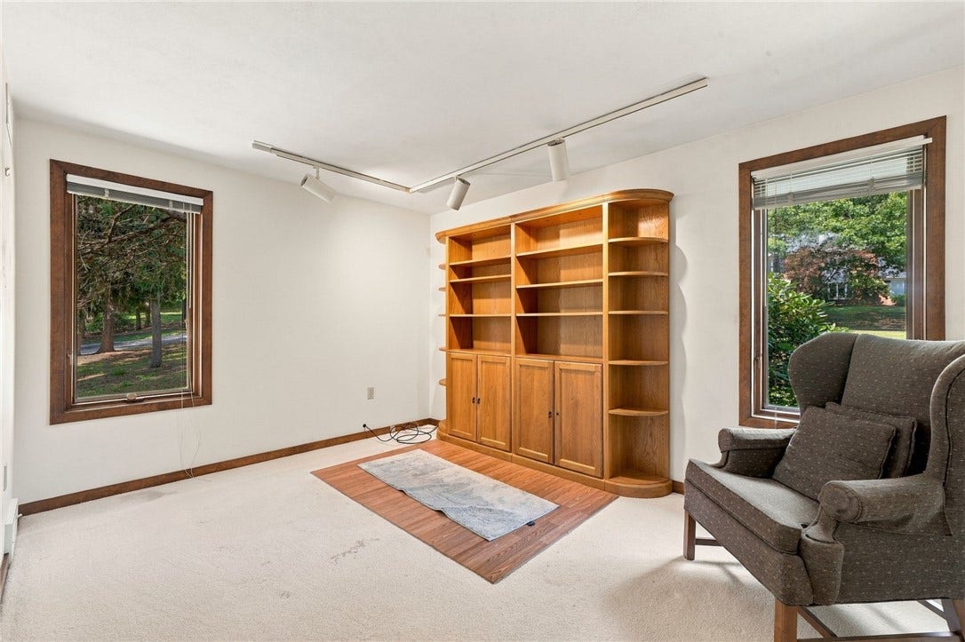 311 Lakewood Rd, Greensburg, PA 15601