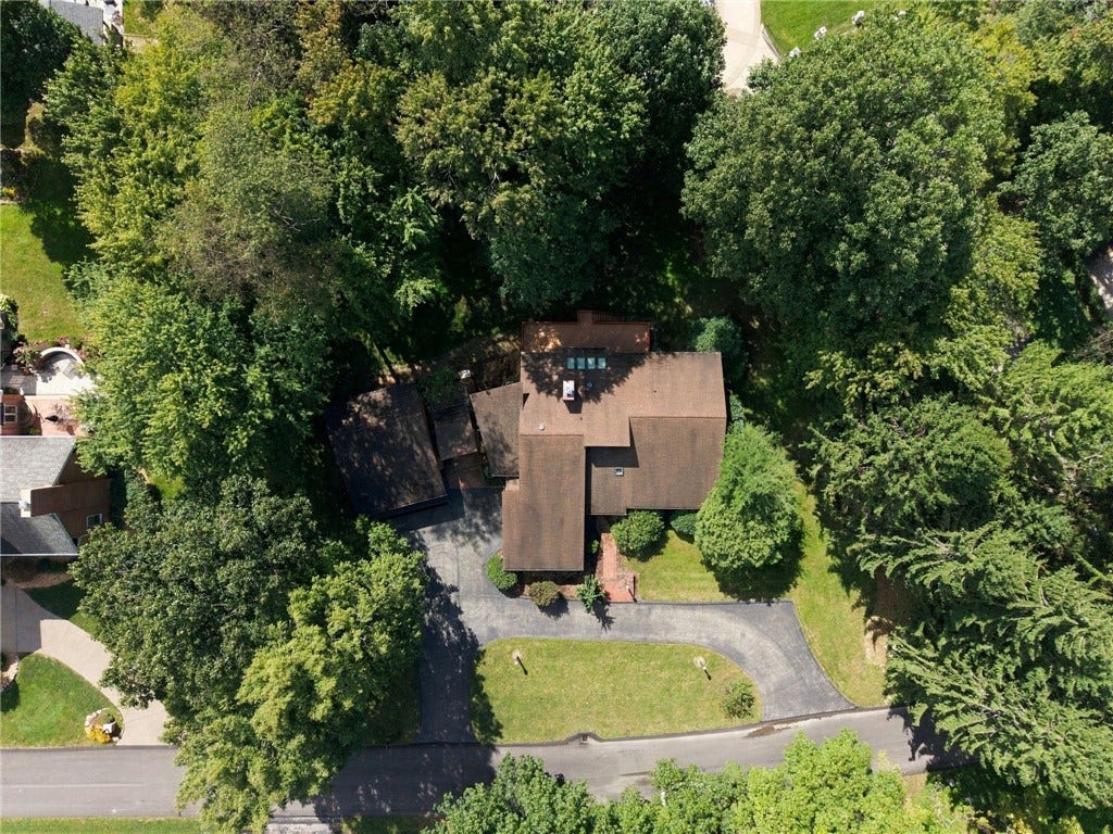 311 Lakewood Rd, Greensburg, PA 15601