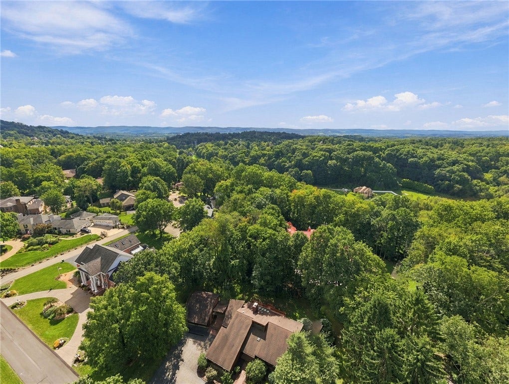 311 Lakewood Rd, Greensburg, PA 15601