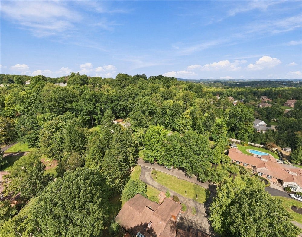 311 Lakewood Rd, Greensburg, PA 15601