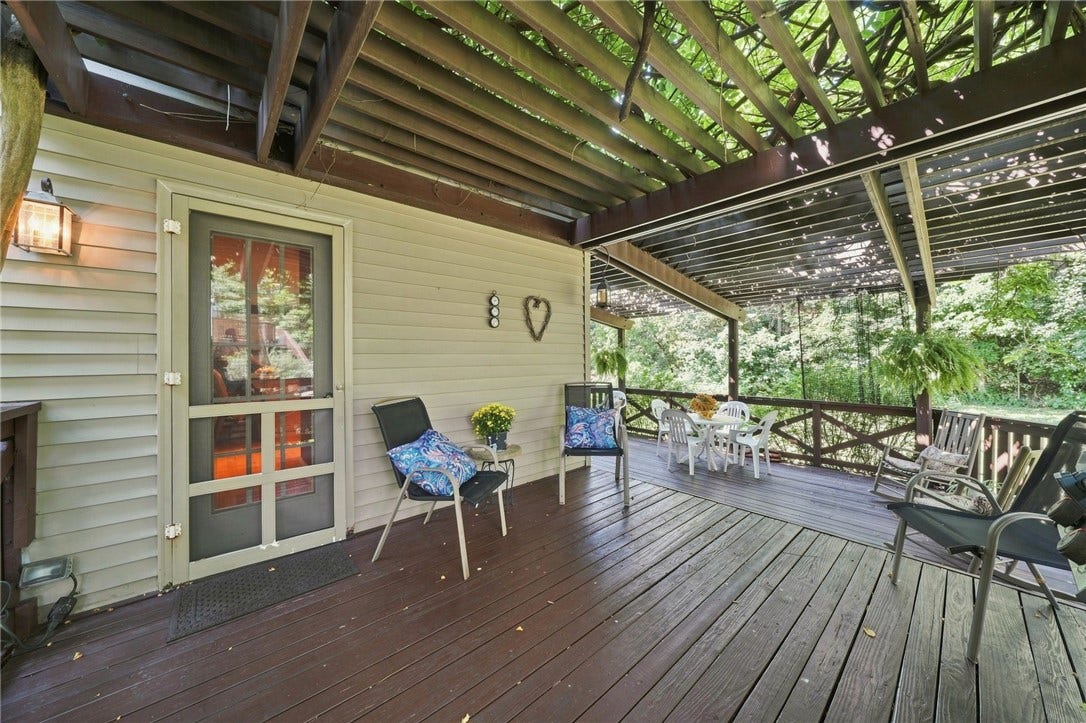 1532 Glenwood Rd, Pittsburgh, PA 15241
