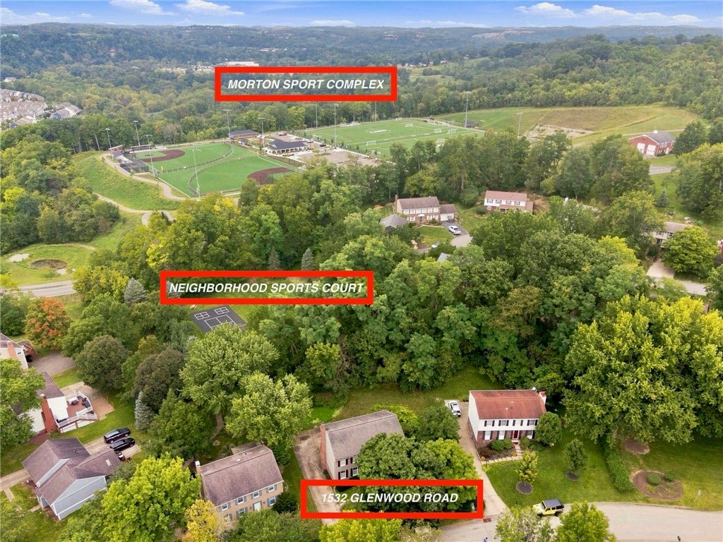 Showing proximity to sports court and Morton Sport Field
