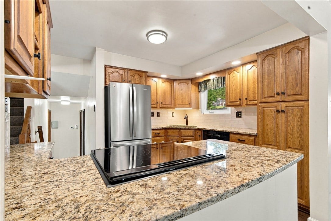 136 Sunrise Dr, Irwin, PA 15642
