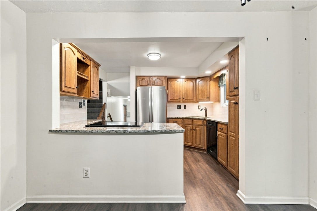 136 Sunrise Dr, Irwin, PA 15642