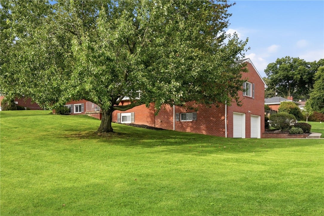 311 Mckinney Drive, Moon Twp, PA 15108
